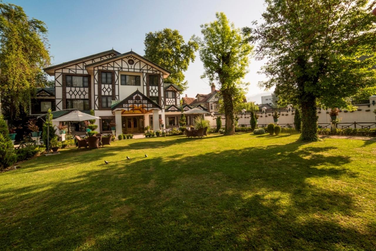 Lemon Tree Hotel Srinagar Ngoại thất bức ảnh